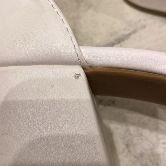 CityClassified Elegant White Block Heel Sandals size 9 - Picture 6 of 8